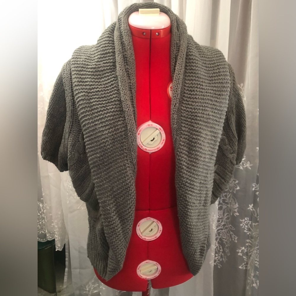 Maternity cardigan